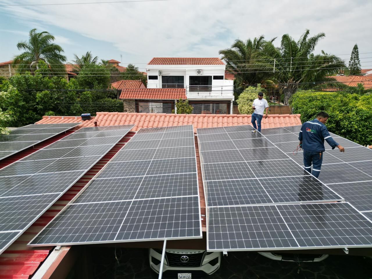 Planta fotovoltaica sobre estructura metálica